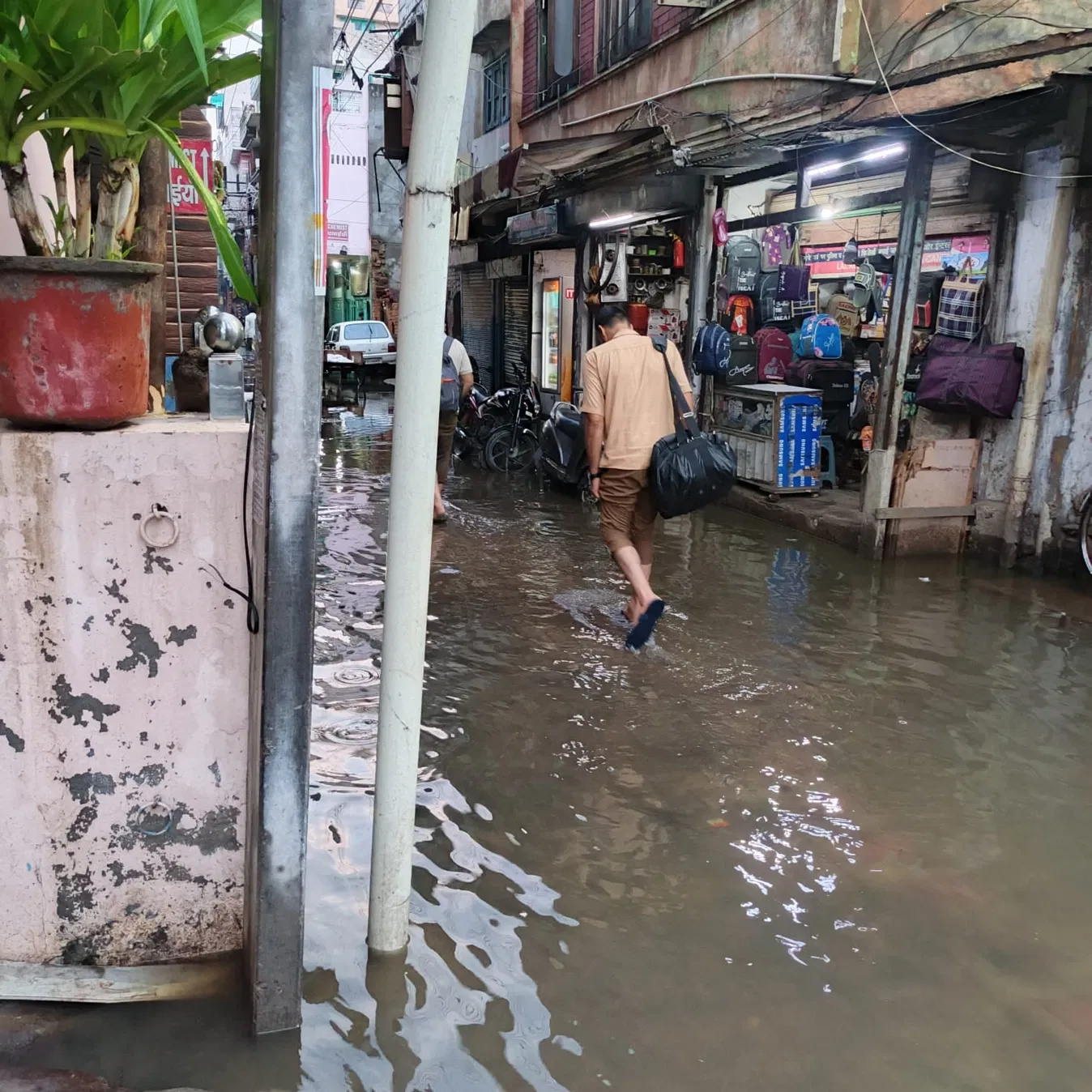 Lalkurti Market waterlogging